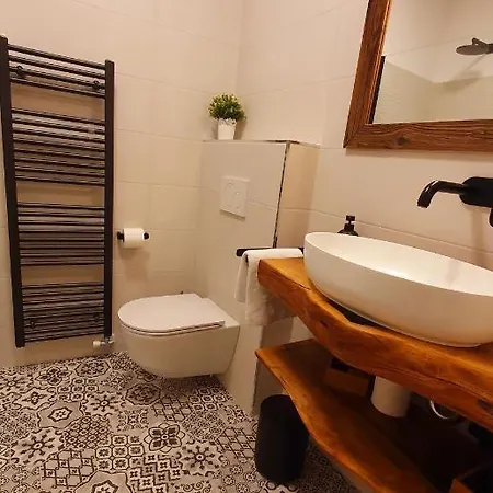 Apartma Center *